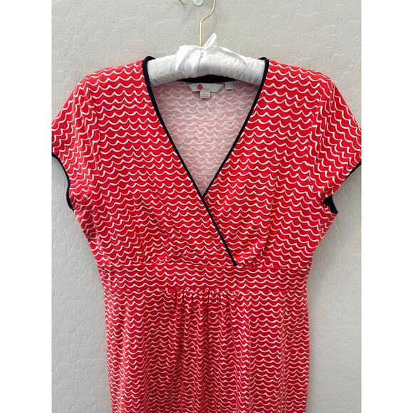 BODEN Red Wave Print Knit Dress Flattering V-Neck Summer Casual | Size 8 - Picture 2 of 7
